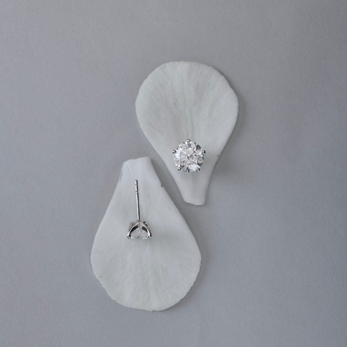 Round Brilliant Diamond Stud Earrings