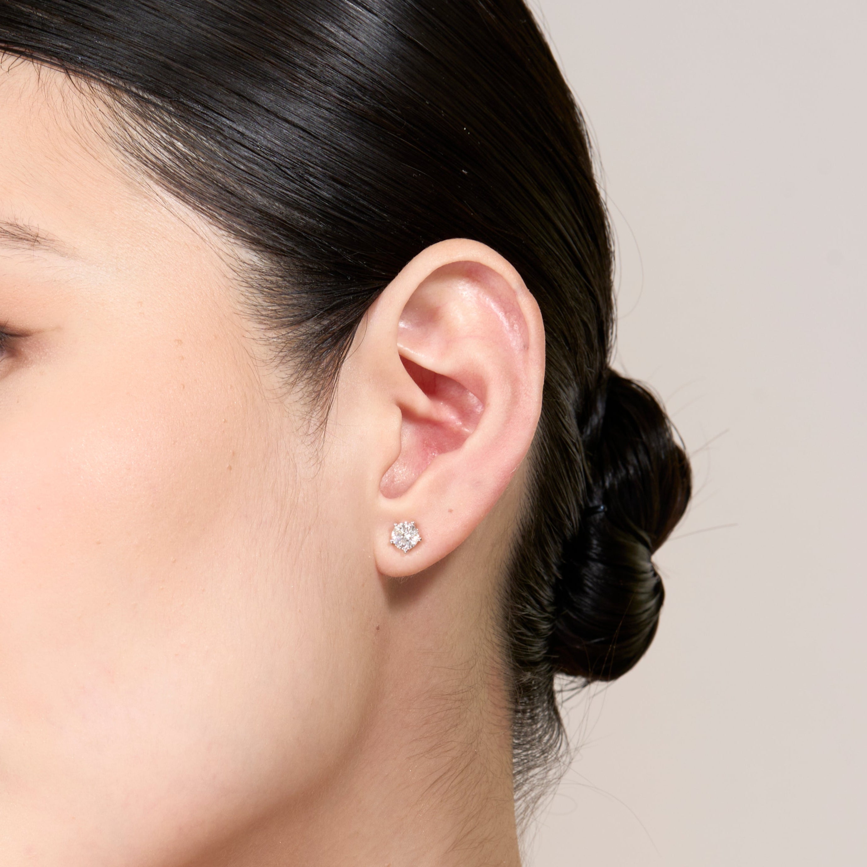 Solaris Round Brilliant Diamond Stud Earrings