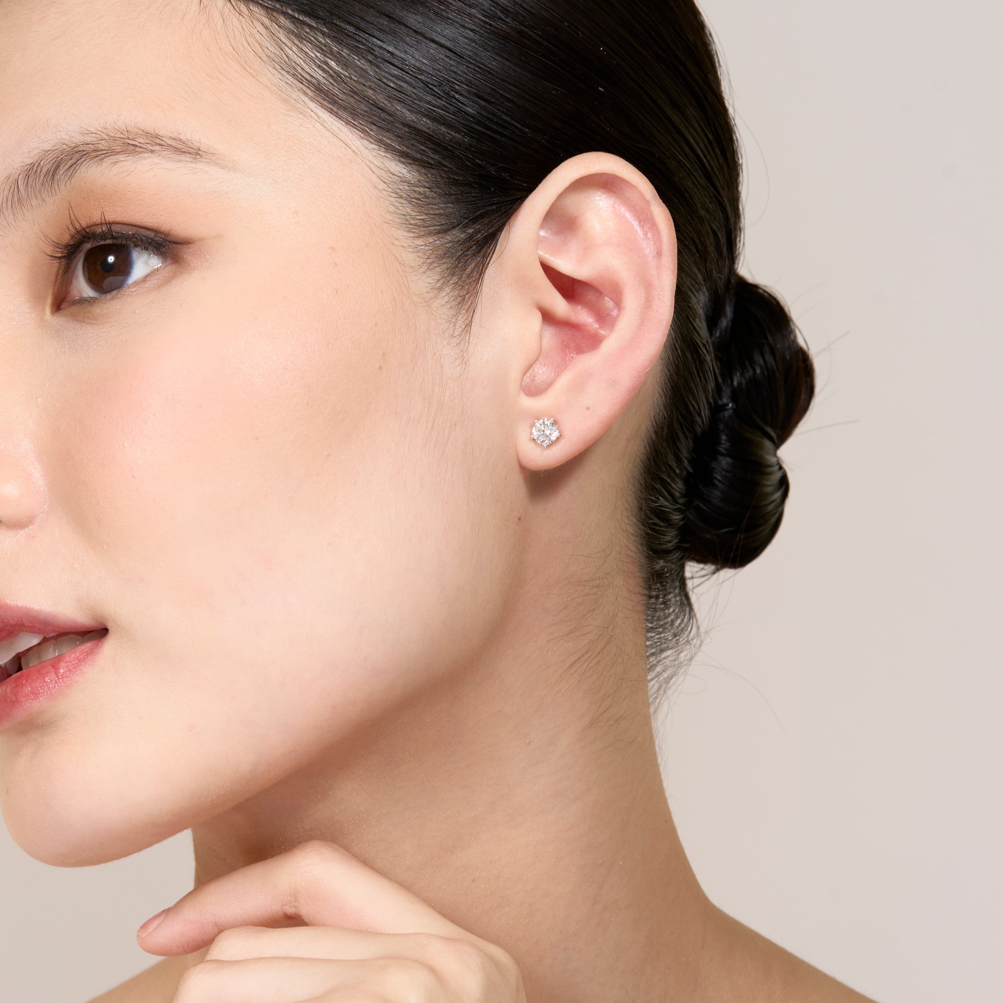 Solaris Round Brilliant Diamond Stud Earrings