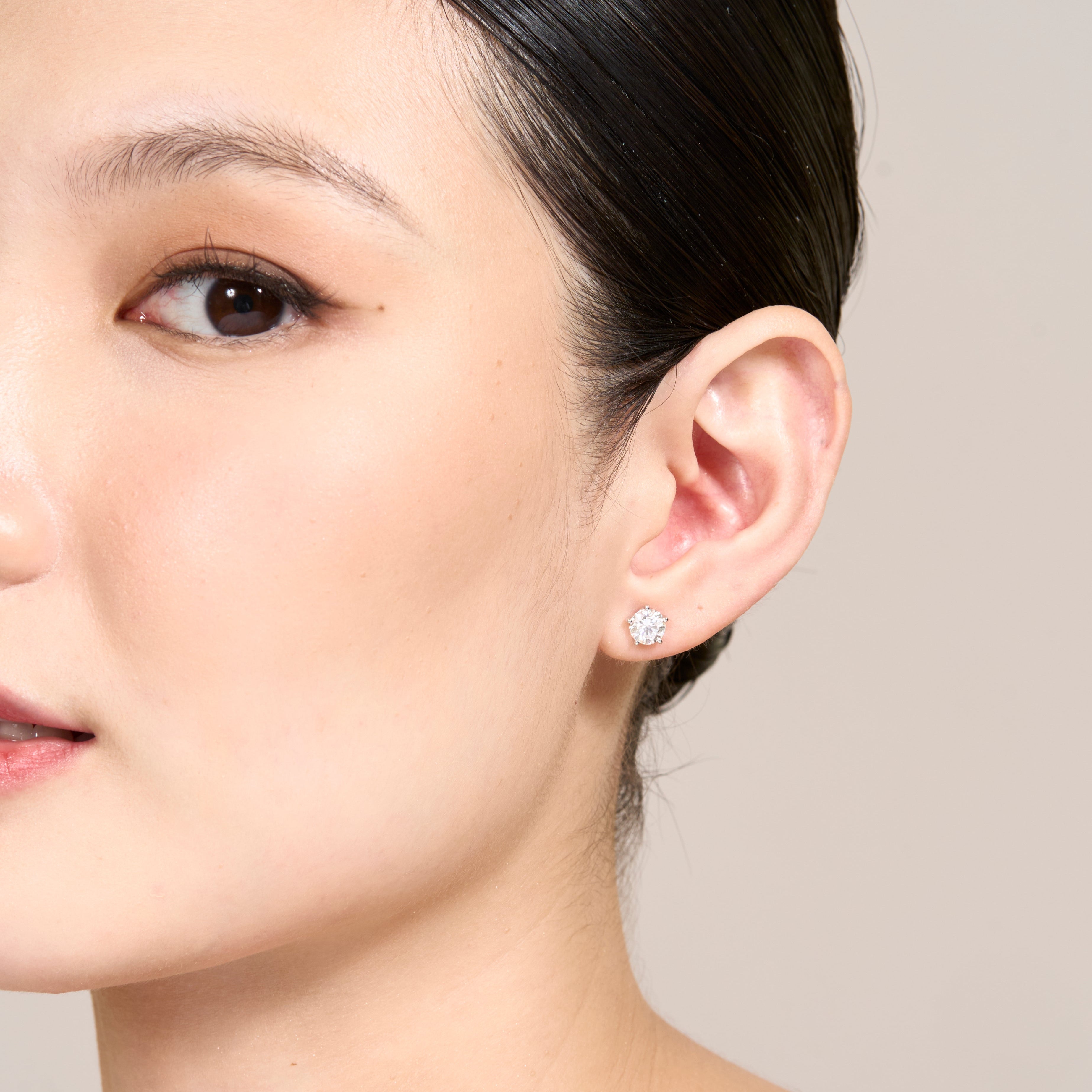 Solaris Round Brilliant Diamond Stud Earrings