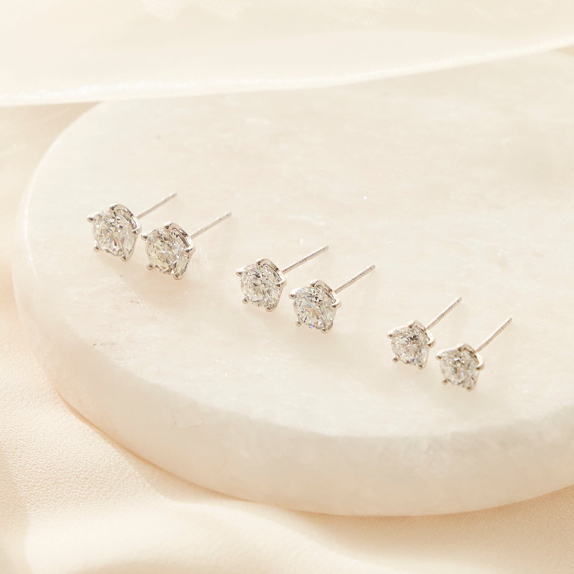 Solaris Round Brilliant Diamond Stud Earrings