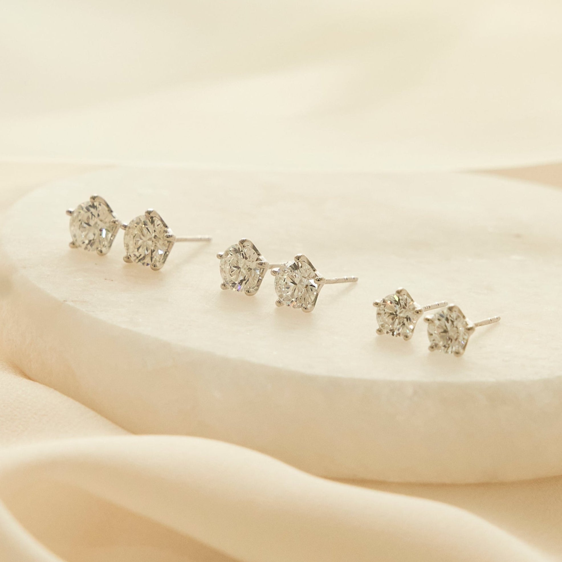 Solaris Round Brilliant Diamond Stud Earrings
