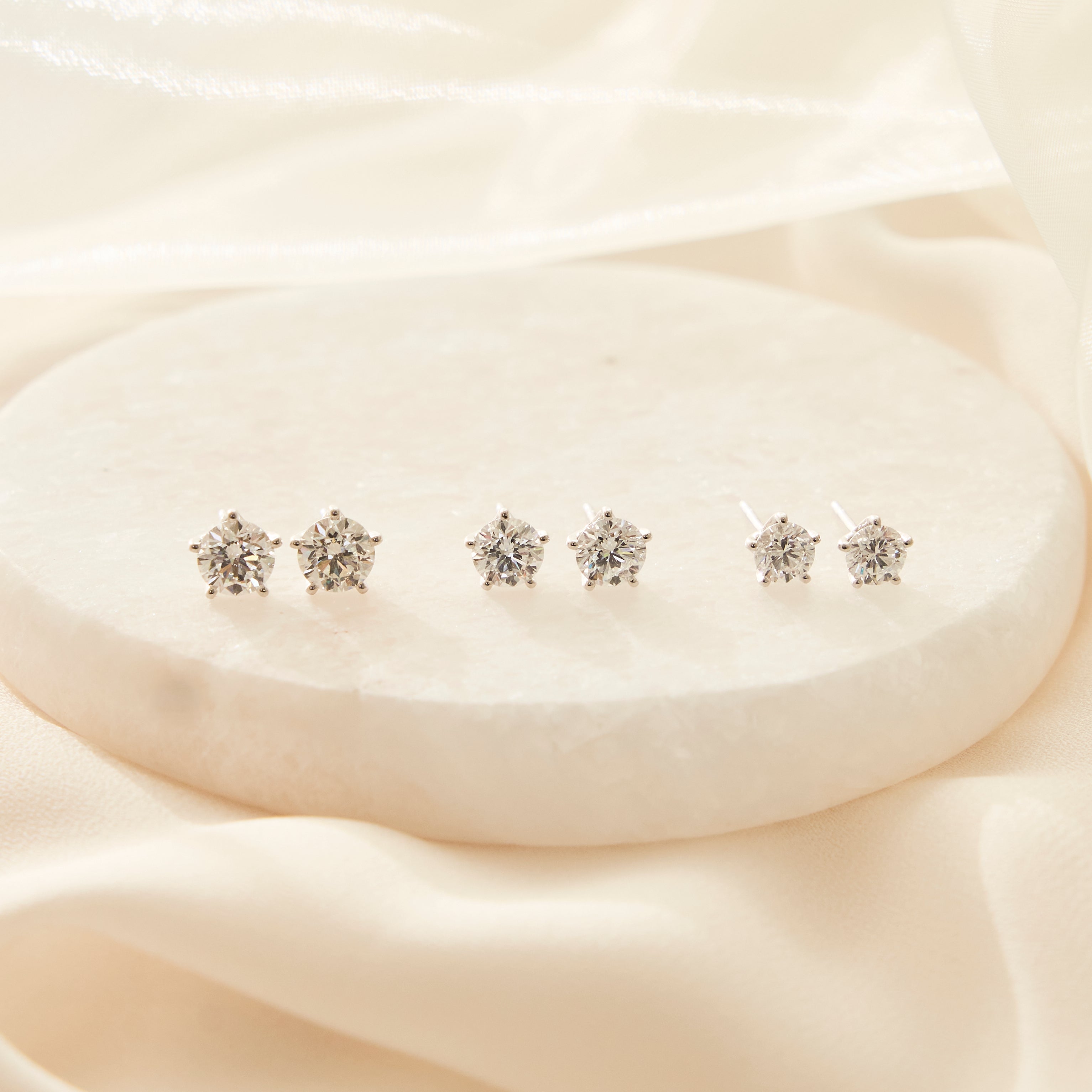 Solaris Round Brilliant Diamond Stud Earrings